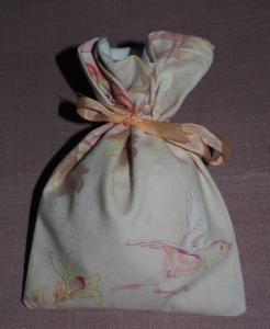  petite pochette en tissus anciens ( oiseau ) pour emballage cadeau, herbes , lavande , etc .... @