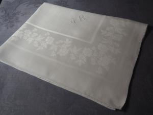 Grande serviette ancienne d'invité , monogramme JR, 105 x 72 cms