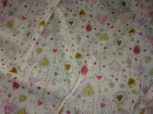  tissu très fin vintage, petits coeurs dans l'esprit du graphisme des poupées de Peynet