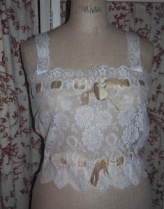 Bustier ancien en dentelle, chemisier