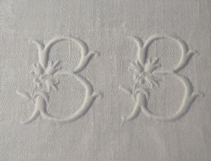 Joli monogramme ancien BB