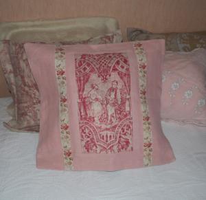  Coussin en tissus anciens , piqué 19 ème , shabby romantique 