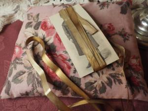 Fin ruban ancien métallisé vieil or patiné