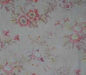 Tissu ancien , ravissants motifs d'oiseaux et de fleurs