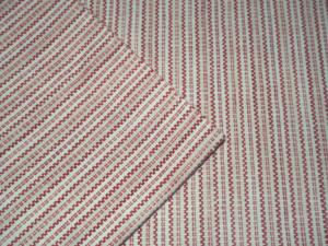 Tissu ancien, joli petit tissage coloris rouge