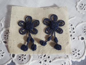 2 motifs anciens en passementerie bleu marine