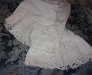 Culotte ancienne large volant brodé main