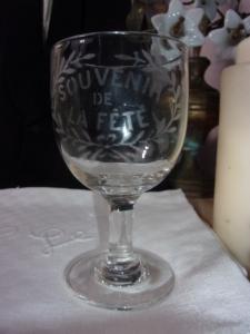 beau verre ancien gravé 19 ème, souvenir de la fête 