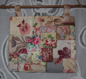 Pochette à suspendre, assemblage de tissus anciens