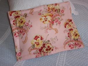 Housse de coussin en tissu ancien à motifs de fleurs de pensées, déco shabby et romantique  #