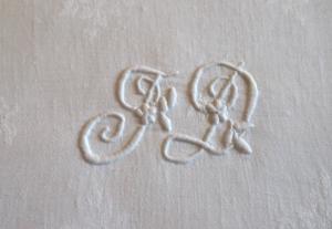 Monogramme ancien JD sur serviette