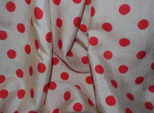 beau tissu ancien soyeux , pois rouges