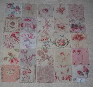   25 petits coupons de tissus anciens pour patchwork , motifs "  coloris rose pâle " 