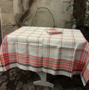   charmant service de table ancien , campagne , jardin