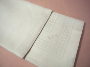 2 grandes serviettes anciennes en damassé de lin