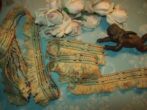 GALON ANCIEN PASSEMENTERIE TONS FANES  , 2,40 mètres
