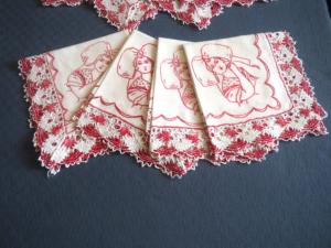 4 serviettes anciennes , broderie rouge , déco, créations