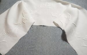 Joli monogramme ancien PD ou PO, et grande broderie de fleurs brodée main