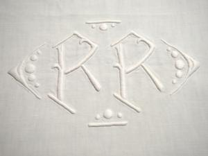 Grand monogramme ancien RR