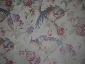  TRES JOLI TISSU ANCIEN 1900 FLEURS ET OISEAUX, tons fanés