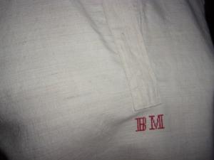 Chemise ancienne en lin , état neuf, monogramme rouge