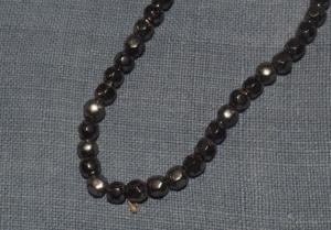 Petit ensemble de perles anciennes métallisées , pour broderies costumes