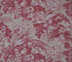 Fin tissu vintage , fleurs, fruits , papillons et oiseaux , coloris dans les roses