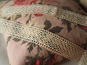 Fine dentelle ancienne, 2,70 mètres