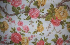 Tissu vintage, motifs de jolies roses aux coloris frais